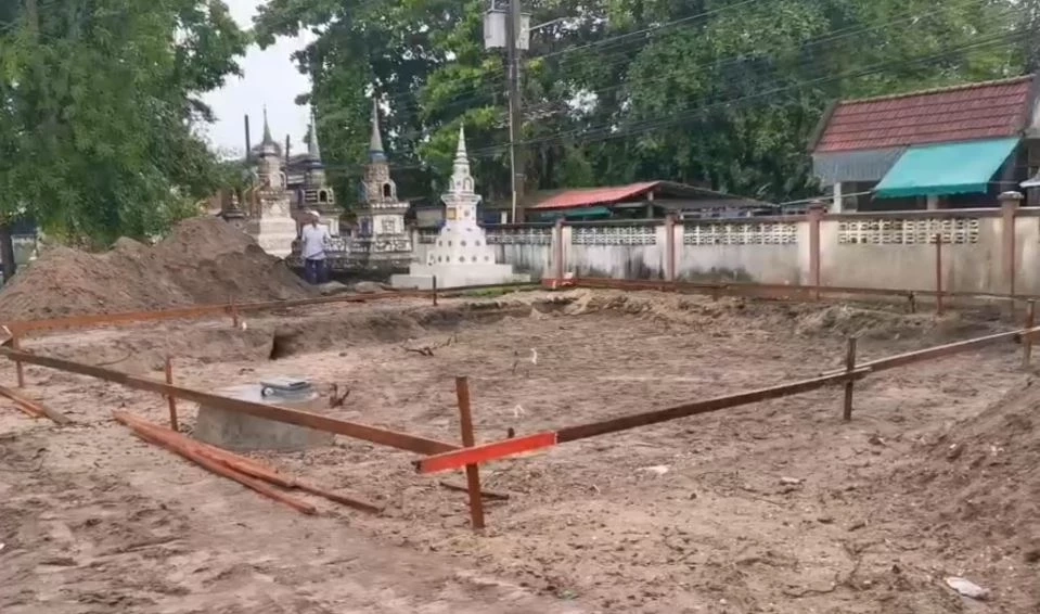 ตะลึง! วัดปรับพื้นที่สร้างศาลามณฑป ขุดเจอ "พานทองคำแท้" อายุกว่า 200 ปี