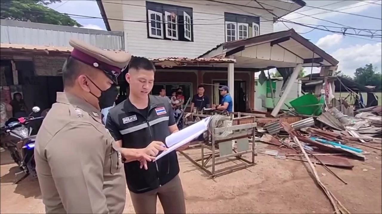 แม่หนุ่มซิ่งรถทะลุหลังคา โผล่เคลียร์เจ้าของบ้าน เรียกค่าเสียหาย 2 ล้าน