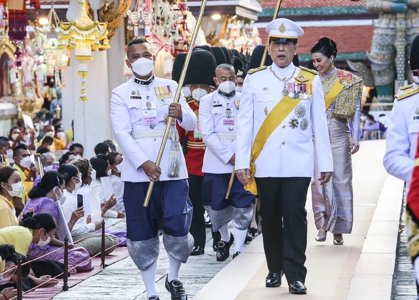 ในหลวง พระราชินี ทรงบำเพ็ญพระราชกุศลวันวิสาขบูชาและเฉลิมพระชนมพรรษา