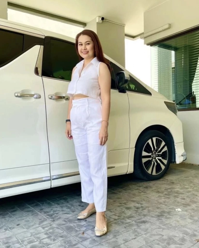 เผยรายได้ "จูน" ภรรยา "หนุ่มกะลา" หน้าที่การงาน โปรไฟล์เธอคนนี้ไม่ธรรมดา