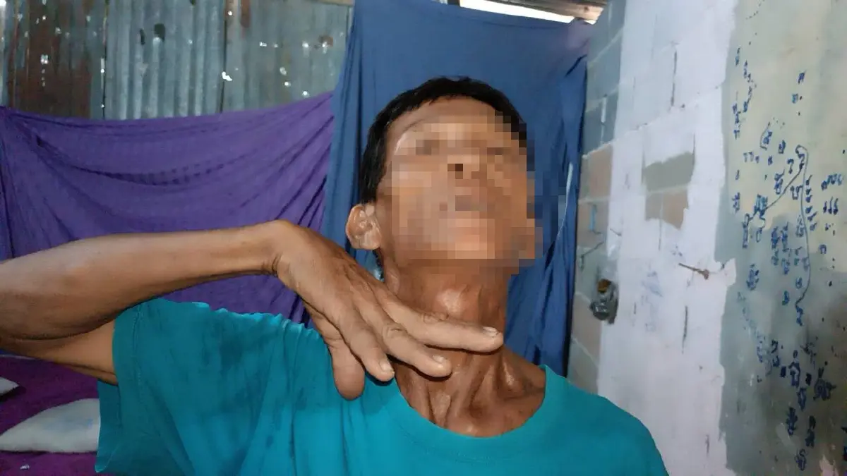 นายสำเรือง พาห้าว อายุ 64 ปี พ่อของนายทศพร