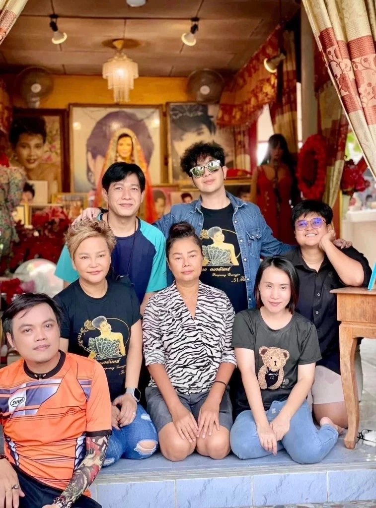 เลขเด็ดงวด16/6/66 เลขแม่ผึ้ง 'พุ่มพวง' ครบรอบ 31 ปี รำลึกวันแห่งความอาลัยรัก