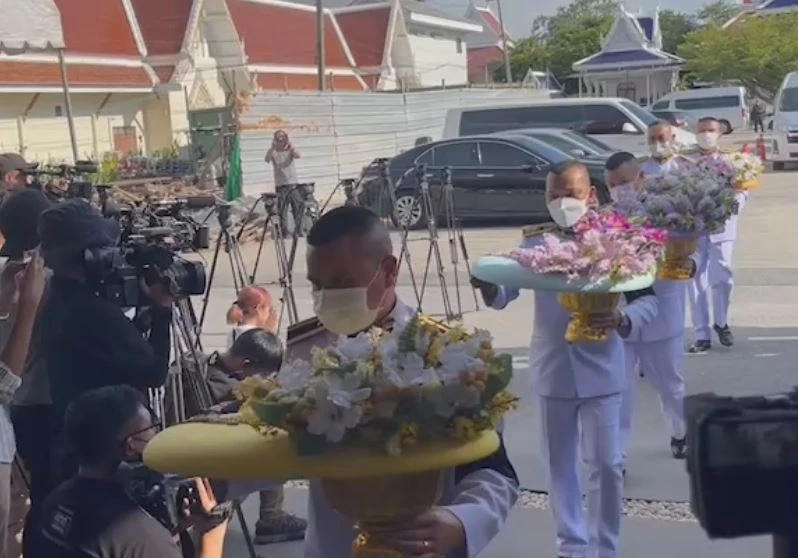 ในหลวง ทรงพระกรุณาโปรดเกล้าฯ พระราชทานน้ำหลวงอาบศพ "ผู้ว่าฯ หมูป่า"