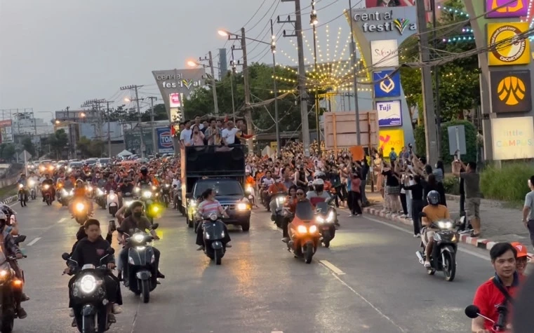 "พิธา" ชวนชาวเชียงใหม่ หนุนนั่งนายกฯคนที่ 30 หวังปิดตายวงจรปรสิต