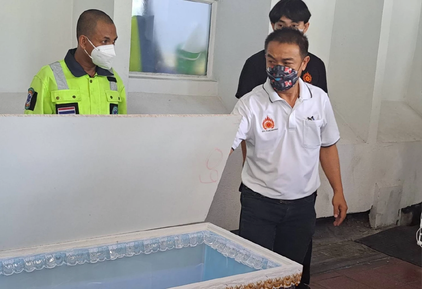 จนท.ดับเพลิง เตรียมตั้งขบวนส่งศพ “น้องเบนซ์” เหยื่อถังดับเพลิงระเบิด