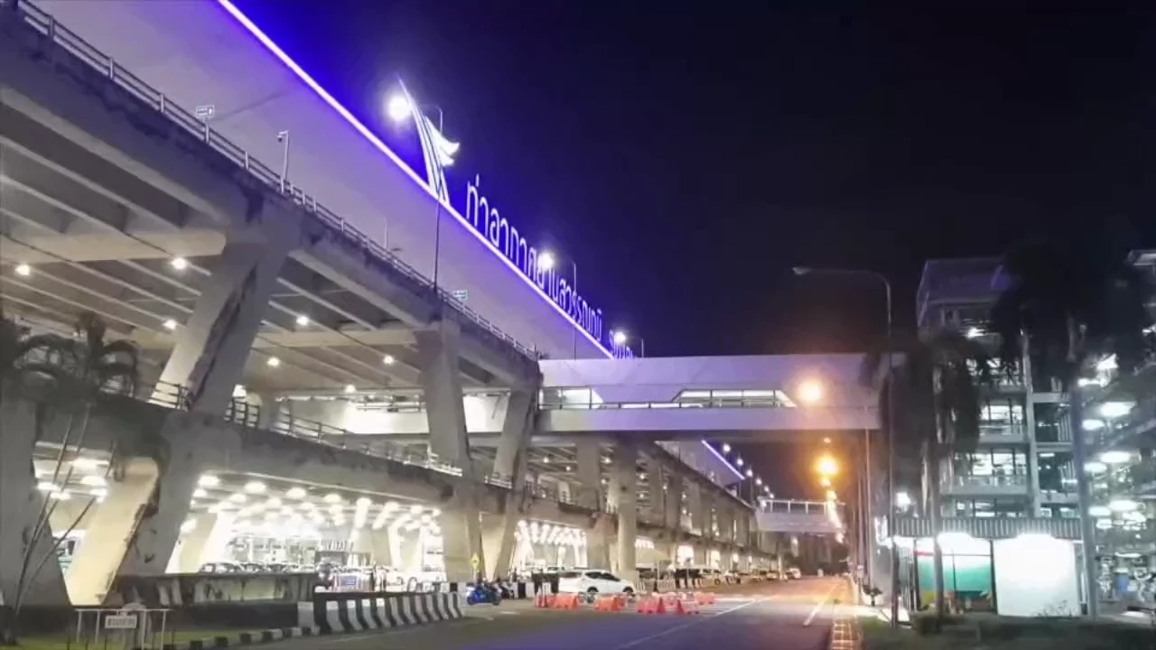 สาวชาวออสเตรีย พลัดตกชั้น 2 สนามบินสุวรรณภูมิ อาการสาหัส