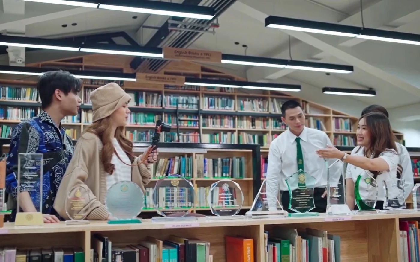 ต้นกล้า - ต้าห์อู๋ ร่วมเปิดมูฟวี่พรีเมียร์หนังสั้น จักรวาลแห่งการแบ่งปัน