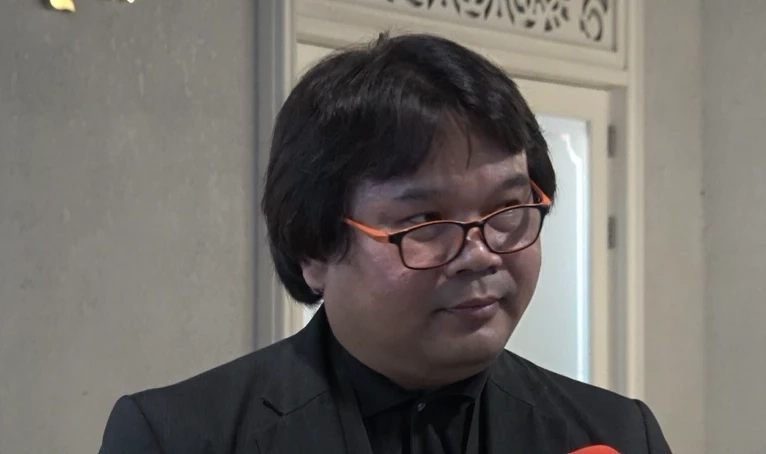 รศ.วีรชัย พุทธวงศ์ หรือ อาจารย์อ็อด 