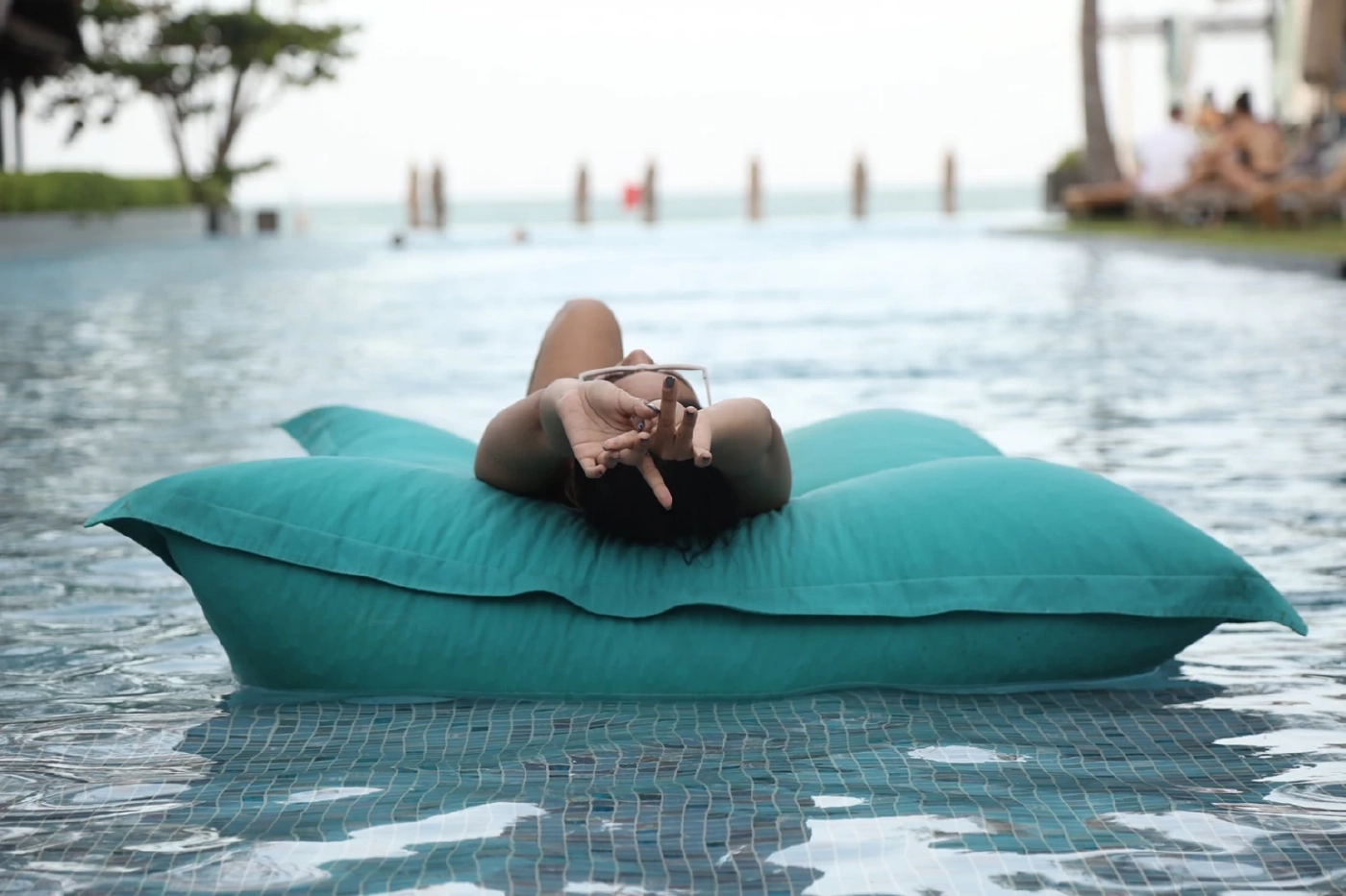 ปล่อยใจ ทิ้งความวุ่นวายบินข้ามฟ้า ไปหมู่บ้านชาวประมง 5 ดาวที่เกาะสมุย