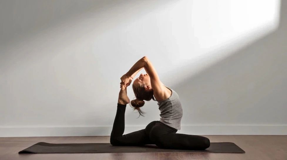 วันโยคะสากล ชวนสร้างสมดุลให้ร่างกาย คลายเครียดด้วยศาสตร์แดนภารตะ