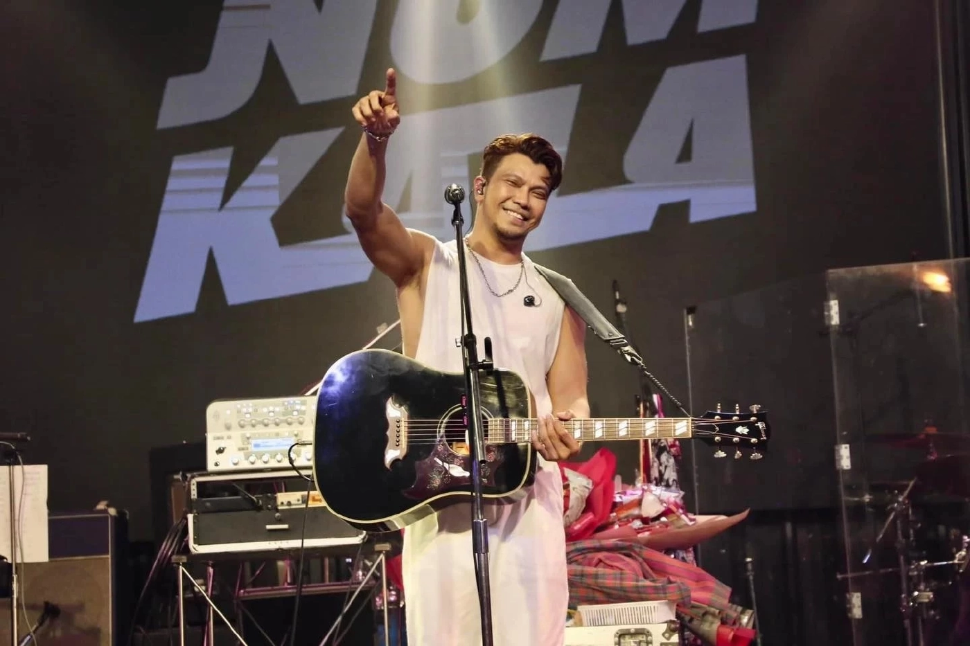 ส่องธุรกิจ หนุ่มกะลา นักร้องดังยุค Y2K ทำธุกิจอะไรอีกบ้าง คอข่าวไม่ควรพลาด