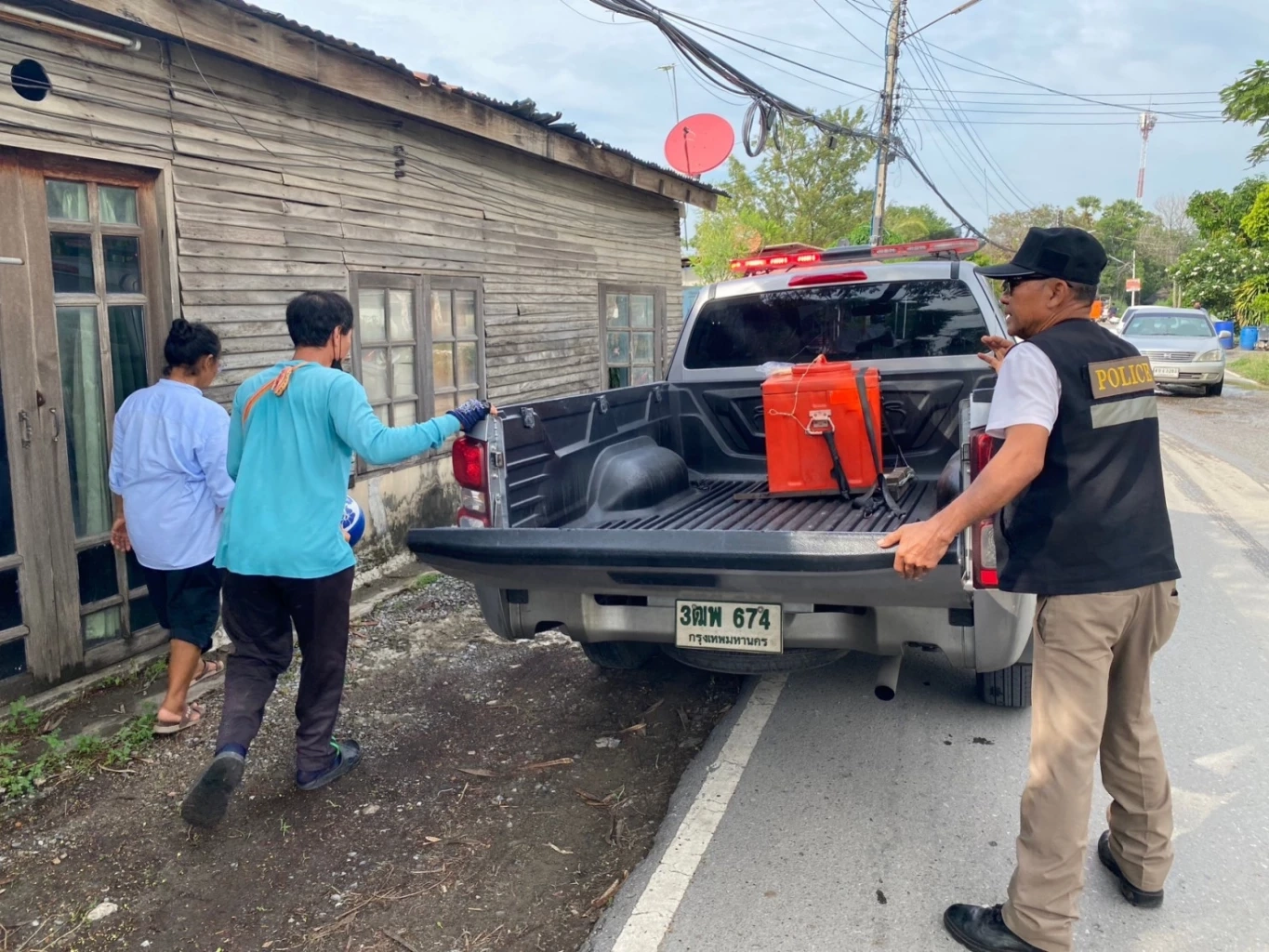 คุณลุงสุดช้ำ โจรชิงรถจักรยานยนต์ขายไอติมคู่ใจ ซ้ำใต้เบาะมีเงิน 2 หมื่นบาท