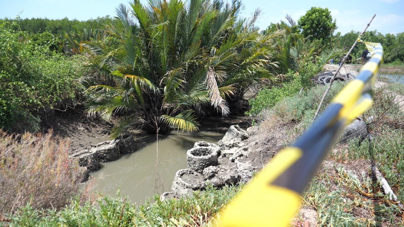 ชัดแล้ว! หนุ่มถูกฆ่าปาดคอ มัดขาทิ้งนาเกลือ เป็นชาวเมียนมา