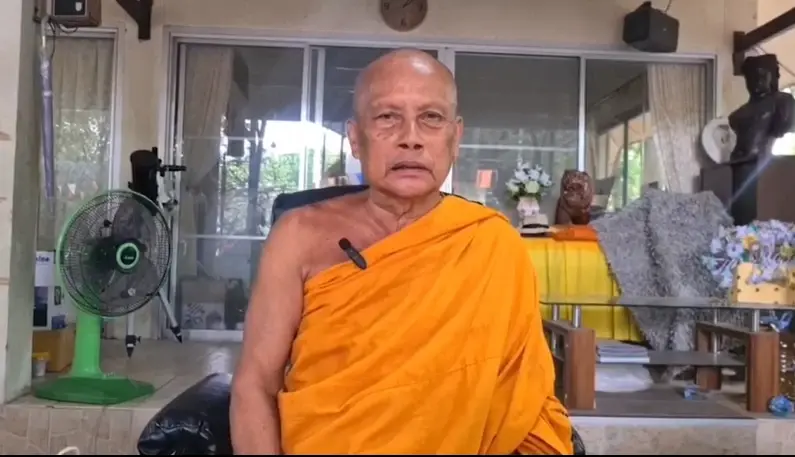 พระราชธรรมนิเทศ หรือ พระพยอม กัลยาโณ เจ้าอาวาสวัดสวนแก้ว 