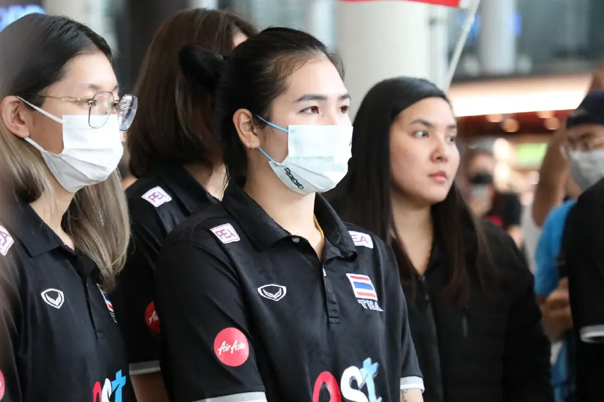 นักตบสาวกลับถึงไทย ก่อนลุยศึก "VNL2023" สนาม 3