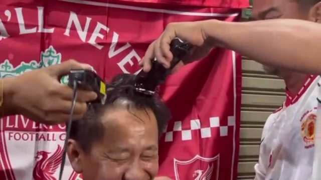 เปิดคลิป ทวงแค้น "แฟนผี"โกนหัว"เด็กหงส์" หลังจบพรีเมียร์ลีกอันดับสูงกว่า