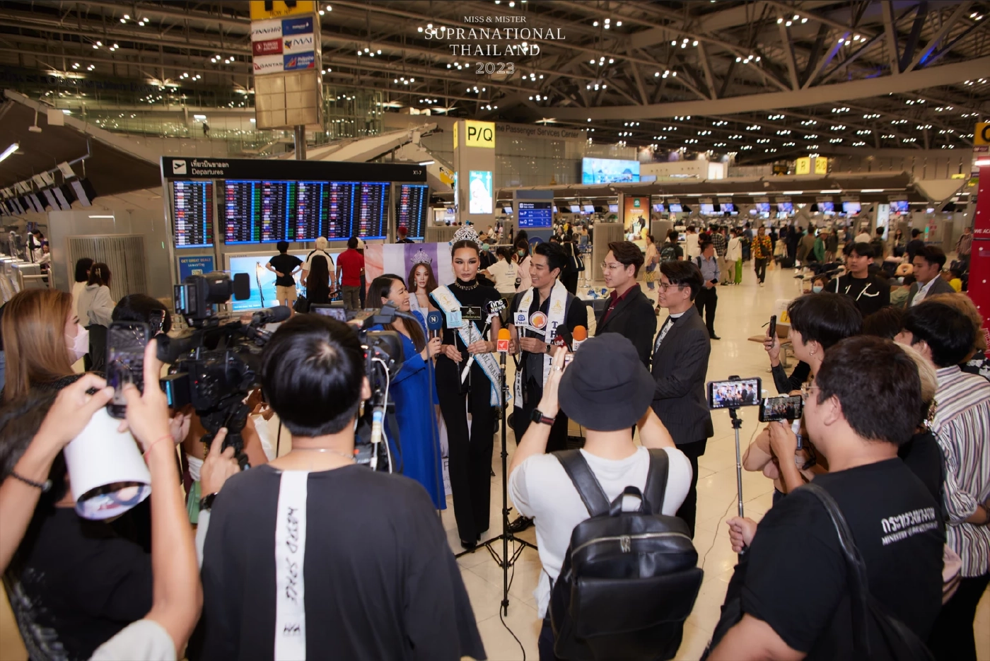 เฟิร์สหวัง- ธ๊อป ณฐนน บินไปโปแลนด์ พร้อมสู้ศึกคว้ามง Supranational 2023