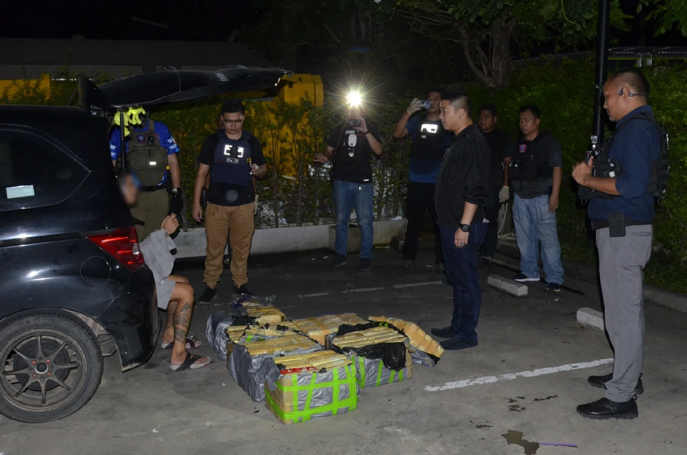 รวบหนุ่มรับจ้างขนยาบ้า ใช้เก๋งซุกยา-ตู้เซฟเคลื่อนที่