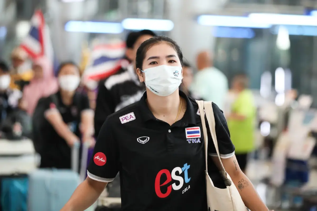 นักตบสาวกลับถึงไทย ก่อนลุยศึก "VNL2023" สนาม 3