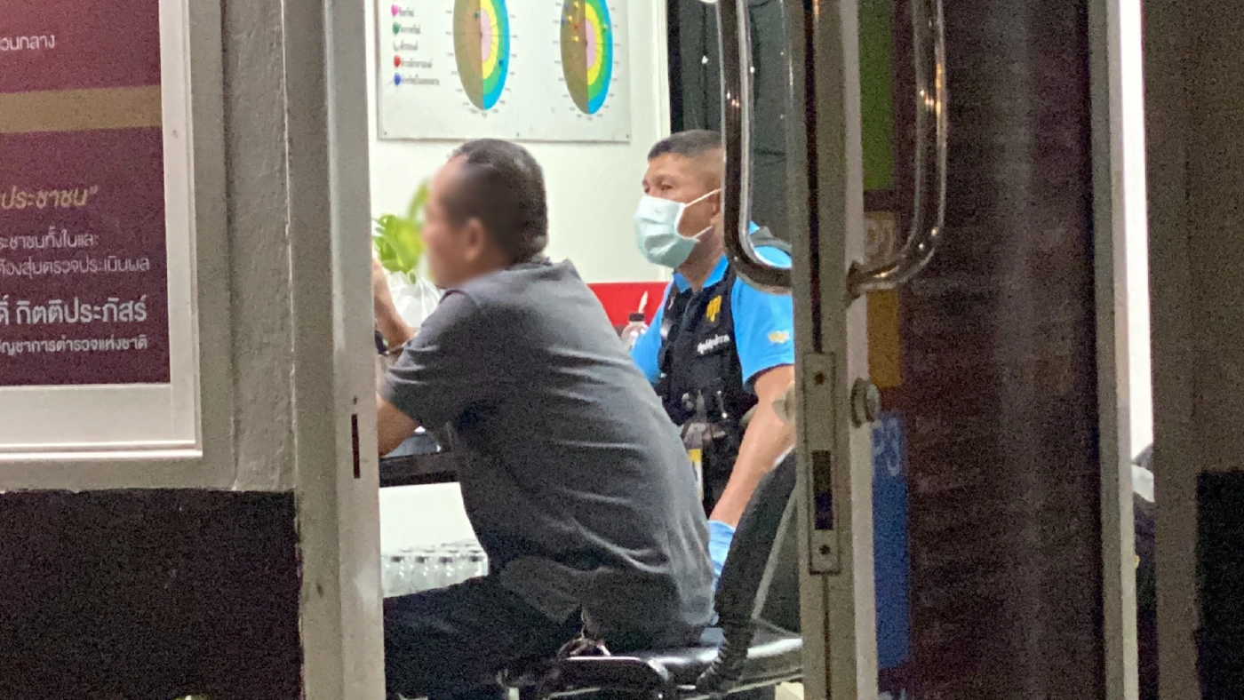 หนุ่มแบงก์เมา-ยิงปืนใส่รถยูทูปเบอร์ ไม่ยอมไล่ตามจับส่งตำรวจ