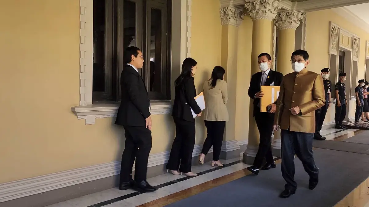 "วิษณุ"ปัดตอบ"พิธา-ก้าวไกล"หาเสียงแก้ ม.112 สารตั้งต้นหยุดปฏิบัติหน้าที่ 