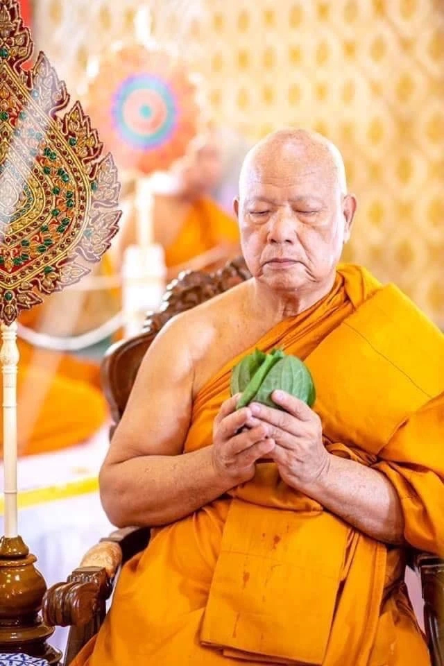  สถาปนาสมณศักดิ์ &quot;พระเทพชลธารมุนี&quot; พระราชาคณะชั้นธรรม ณ วัดบางพระ วรวิหาร จังหวัดชลบุรี  ขอบคุณภาพจากเพจพัดยศ สมณศักดิ์พระสงฆ์ไทย