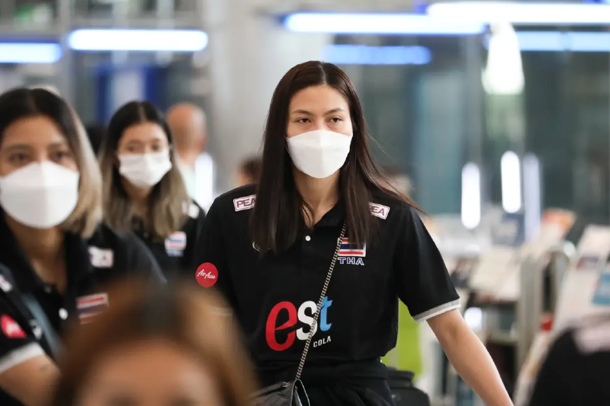 นักตบสาวกลับถึงไทย ก่อนลุยศึก "VNL2023" สนาม 3