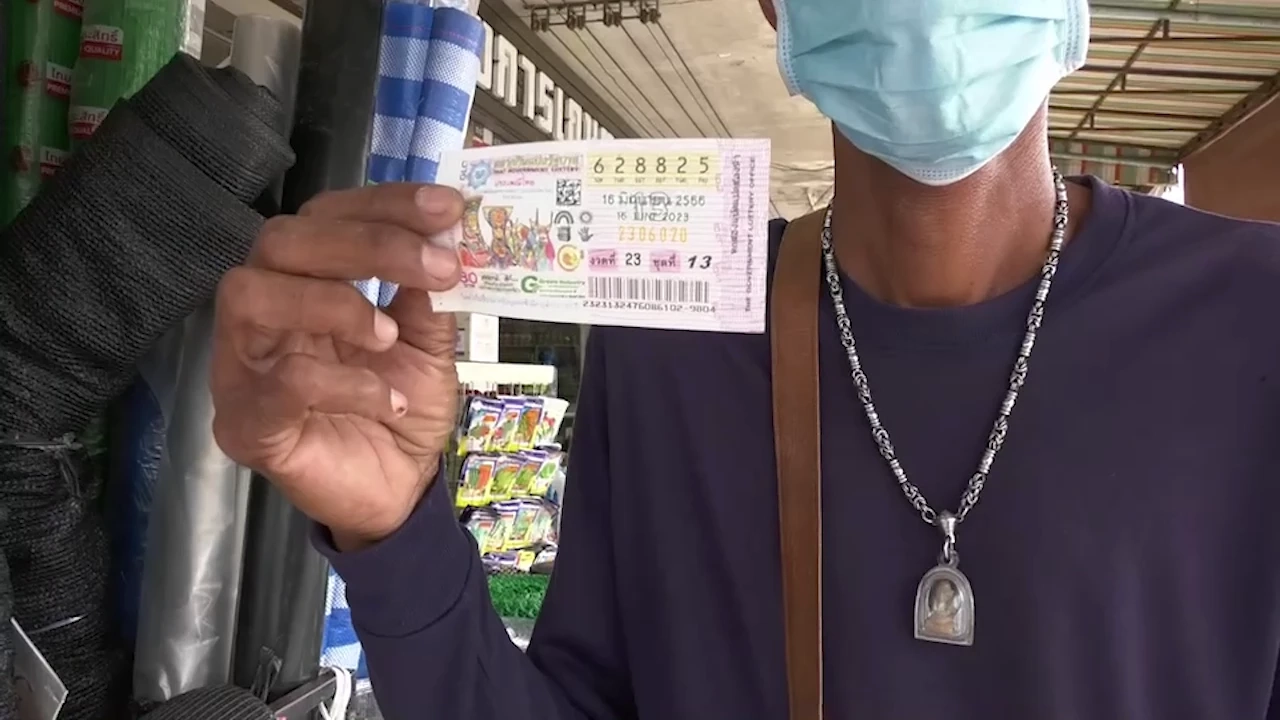 แม่ค้าลอตเตอรี่นางรอง ชน"วิโรจน์" ยันไม่มีส่วย เผย"สติกเกอร์"มีไว้ทำไม