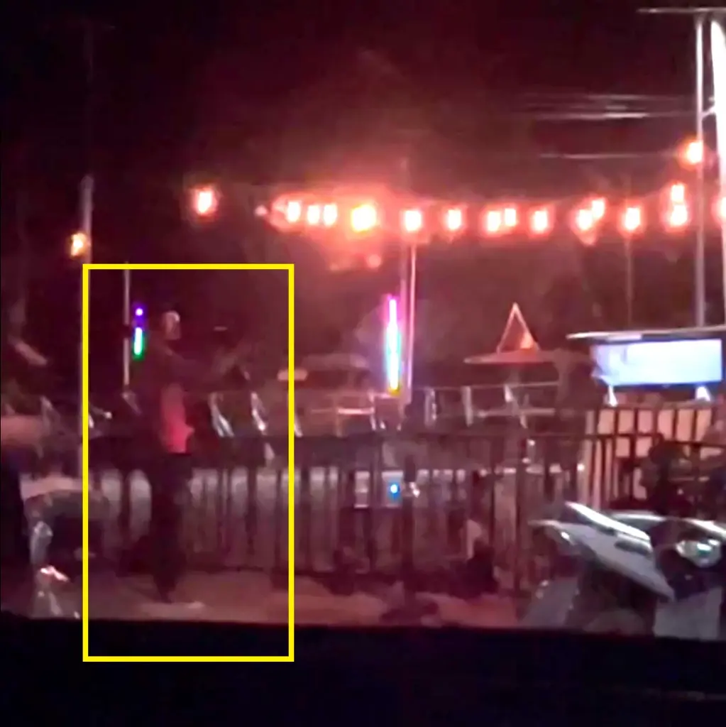 ดวลปืน ยิงสนั่นร้านเหล้าอ่างทอง ปลิดชีพ"เอก วัดจันทร์" ชนวนเหตุแค่มองหน้า