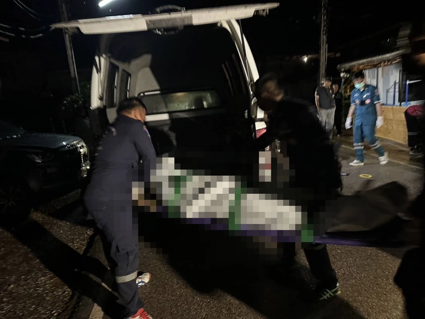 สุดโหด! ขาใหญ่วัดโบสถ์ ระแวงเพื่อนตีท้ายครัว ควงปืนกลยิงดับคาบ้าน 2 ศพ