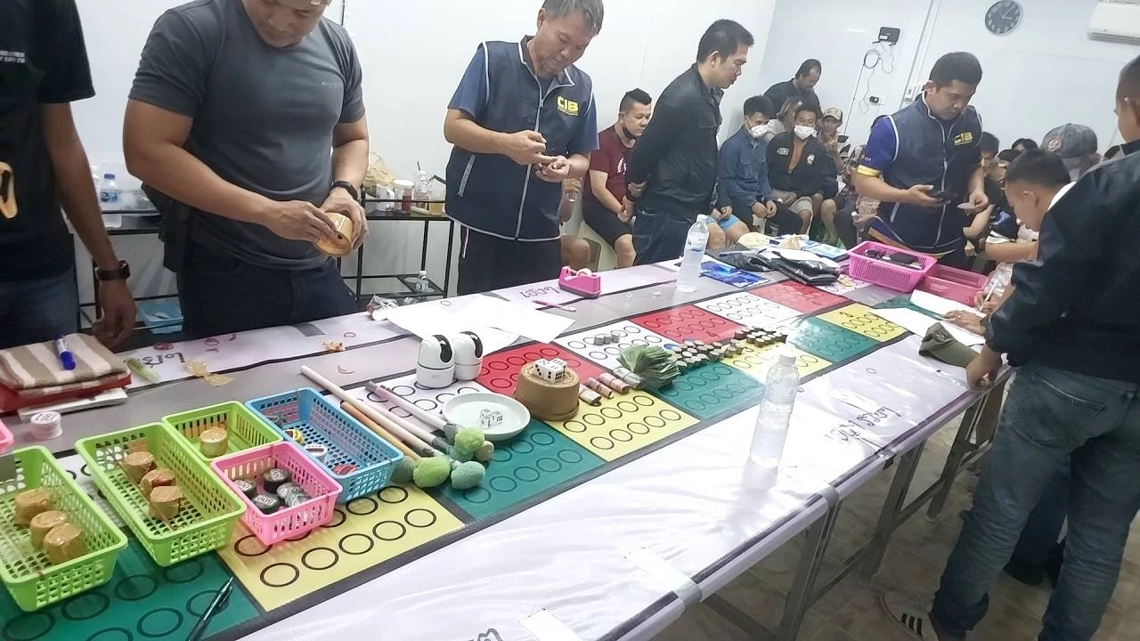 กองปราบฯ ลุยบ่อนอุบลฯ รวบ 45 ผีพนัน งามหน้า! บ่อนเปิดห่างโรงพักวารินแค่ 500 ม.