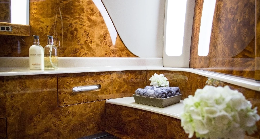 ทำความรู้จัก เครื่องบินเจ็ทสุดหรู Embraer Legacy 600 ของ "เสี่ยหนู"