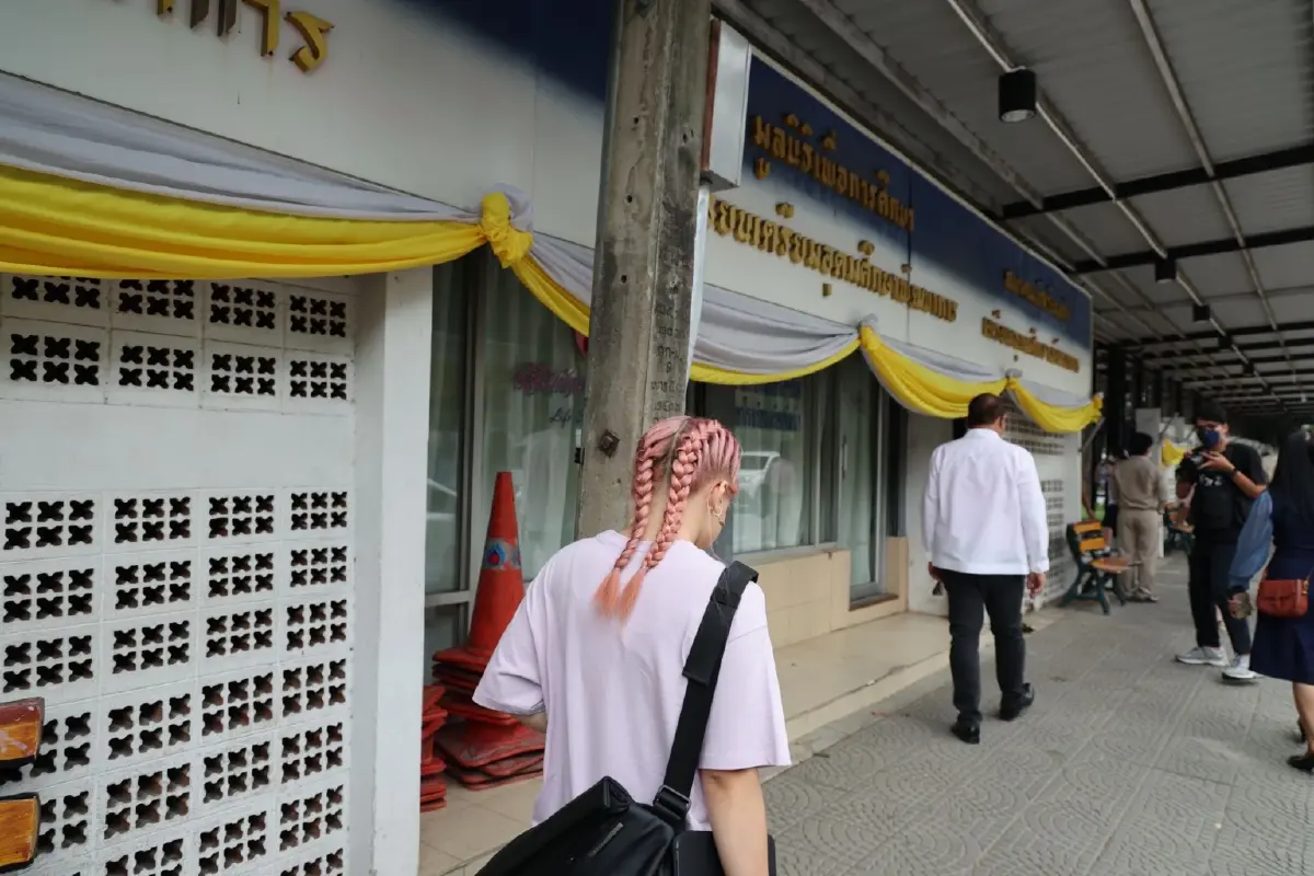 2 ว่าที่ ส.ส.ก้าวไกล ร่วมถกโรงเรียน หาทางออกให้"หยก" ได้เรียนต่อ