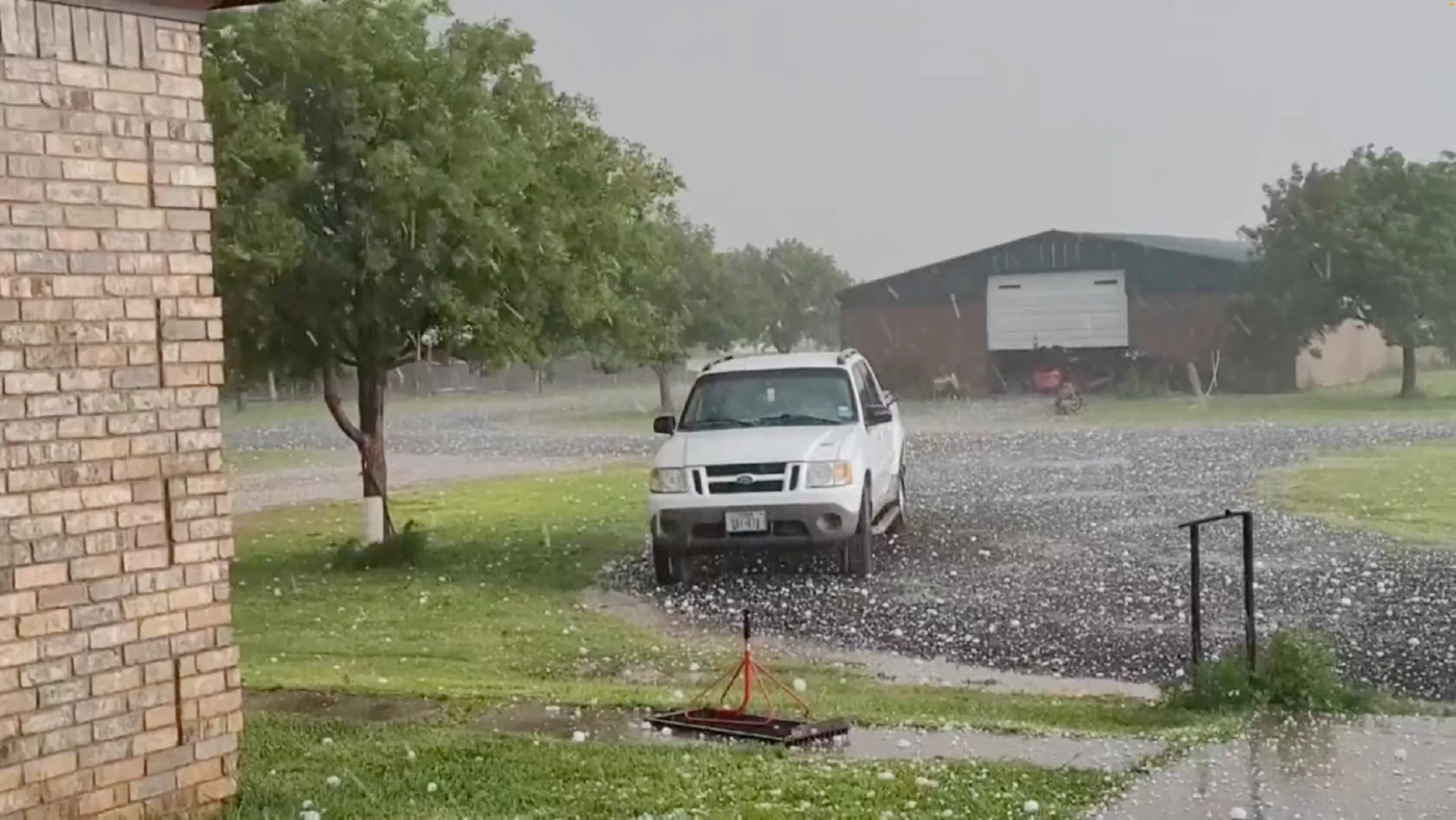 พายุทอร์นาโดพัดทำลายรัฐเท็กซัส ดับ 3 เจ็บหลายสิบ