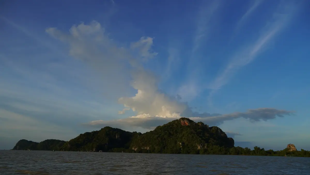 ประมงอำเภอปากพะยูน เตือนชาวบ้านอย่าทำประมงใกล้พื้นที่อนุรักษ์