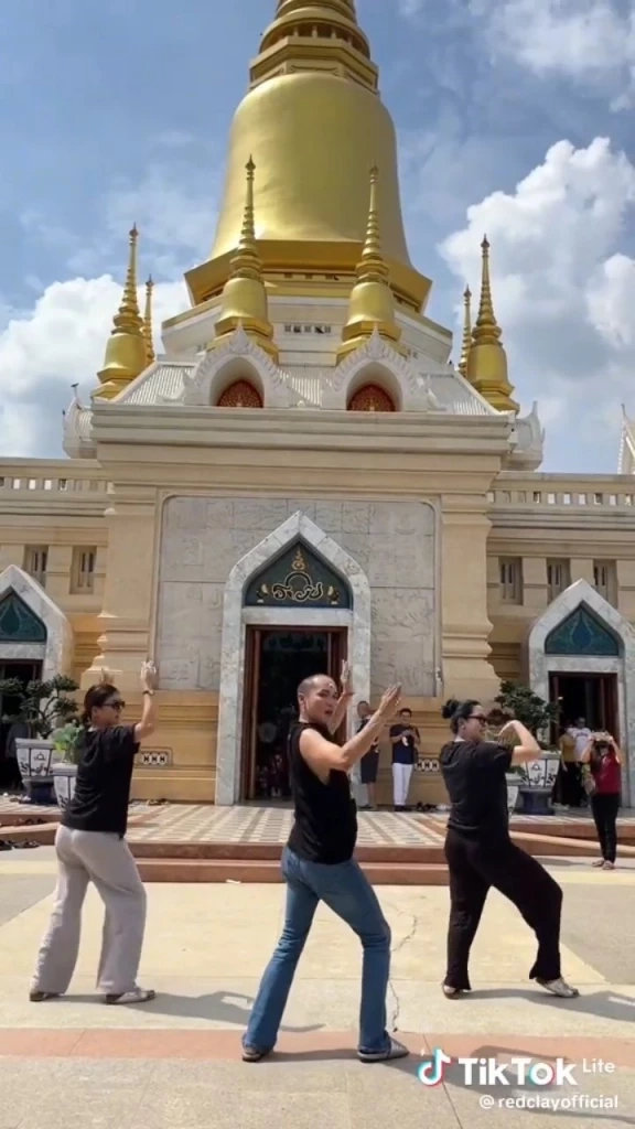 ศิษย์"หลวงพ่อรวย" จี้เจ้าของเพลง"โอมจงรวย"ขอขมา ทำคอนเทนต์ เต้นไม่เหมาะสม