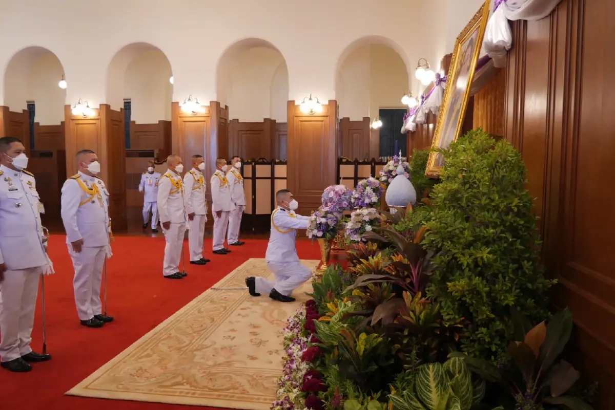 "ผบช.น.-รอง ผบช.น." ลงนามถวายพระพร "พระราชินี"