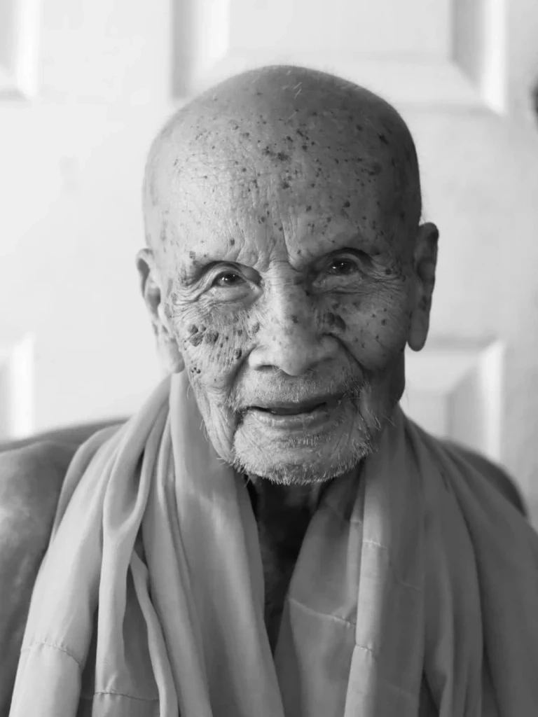 สิ้นแล้ว "หลวงปู่เสาร์ ธมฺมโชโต" พระเกจิดังมรณภาพ สิริอายุ 105 ปี