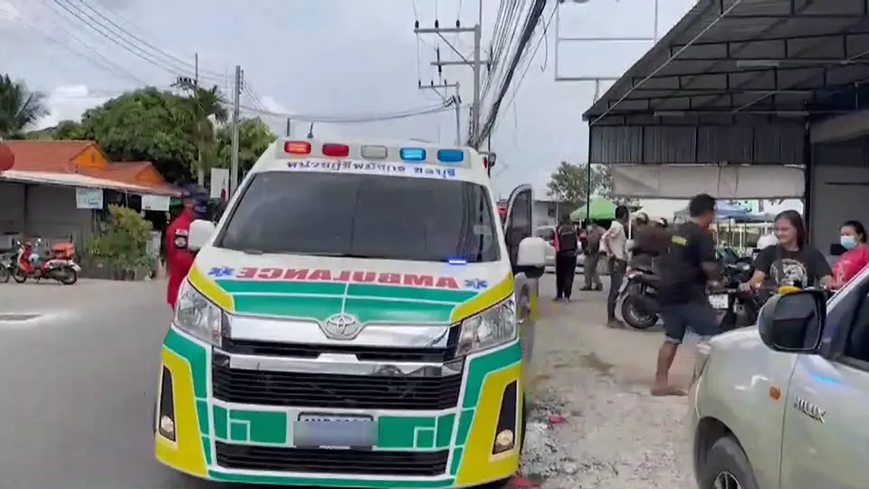 ลูกน้องหยุดงานแค่วันเดียว หัวหน้ายัวะจัด คว้ามีดปังตอฟันหัวบาดเจ็บ