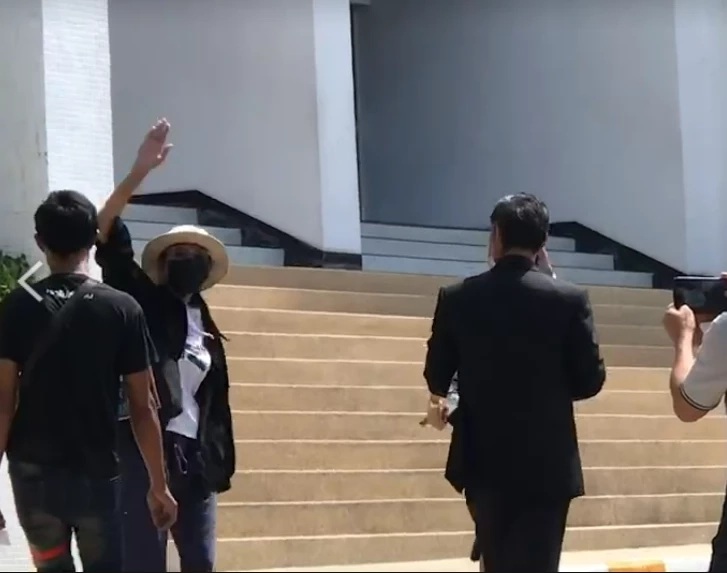 และ น.ส.วรรณวลี ธรรมสัตยา หรือ “ตี้ พะเยา” 