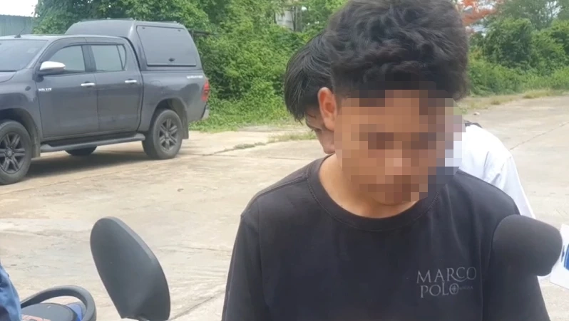 นศ.ที่เรียนอยู่ฝั่งตรงข้ามห้างร้าง