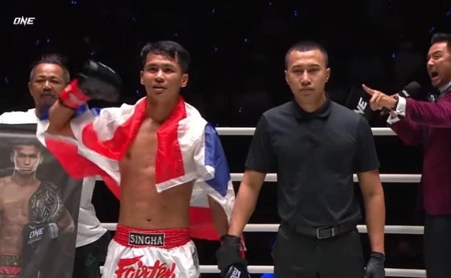 "ซุปเปอร์บอน" ท็อปฟอร์มชนะน็อก "ไทฟุน" ยก 2 ในศึก ONE Fight Night 11