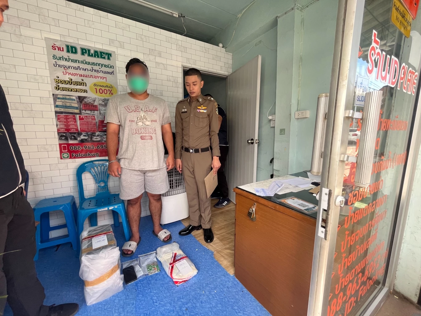 ปอท.ลุยค้น 5 จุด ทลายเครือข่าย “บังบอย” ลอบขายป้ายทะเบียนรถปลอม