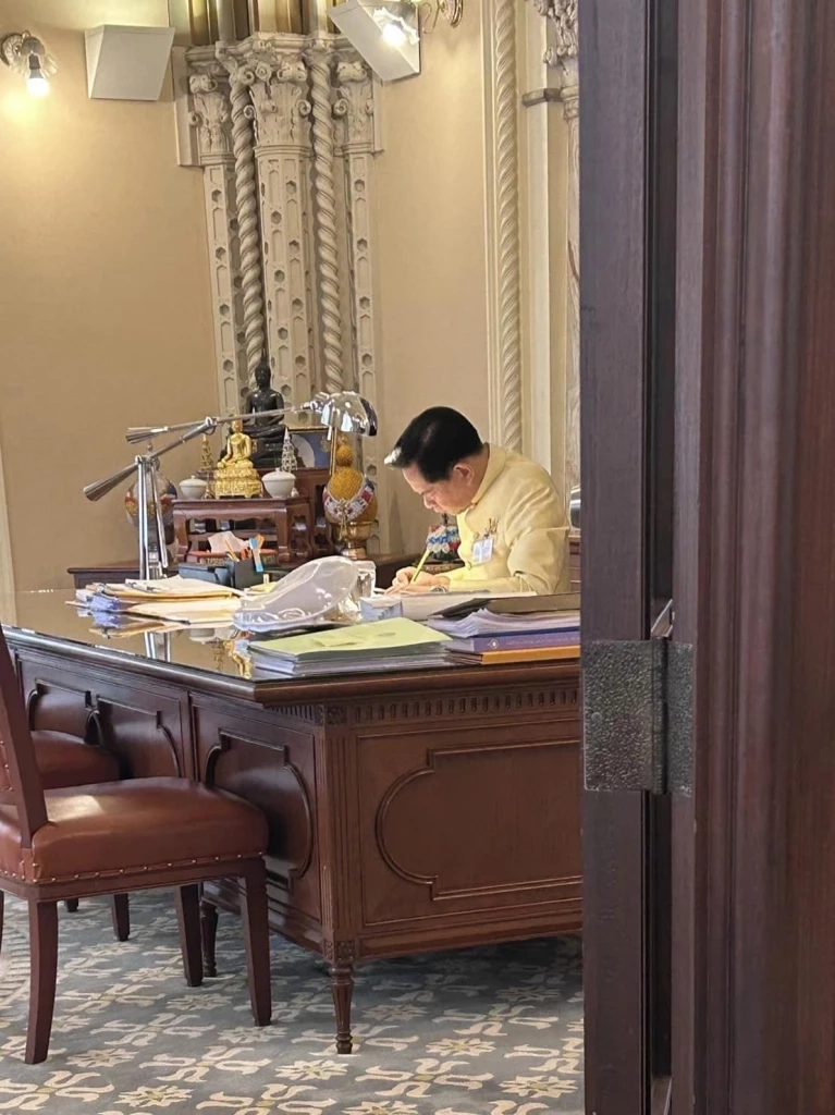 "พีระพันธุ์" จ่อทิ้งตำแหน่ง ส.ส. ขอทำหน้าที่เลขาธิการนายกฯ จนวินาทีสุดท้าย