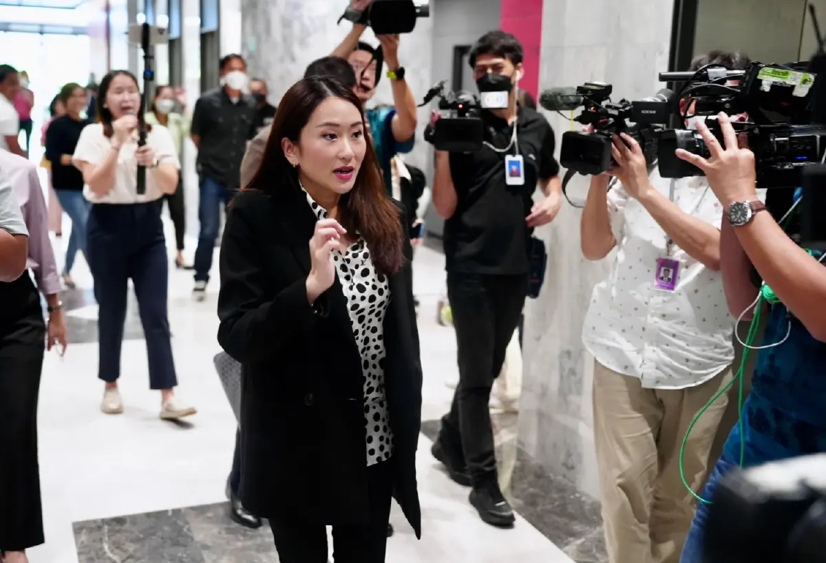 "แพทองธาร" ยัน "ครอบครัวชินวัตร" ไม่ได้เบรก "ทักษิณ" กลับไทย