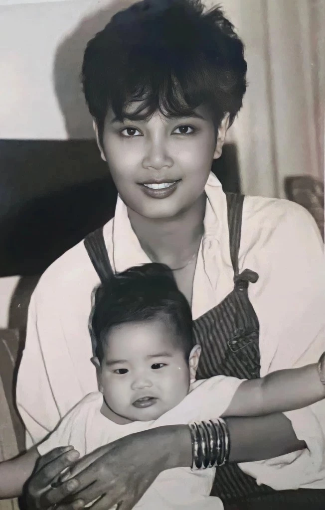 เลขเด็ดงวด16/6/66 เลขแม่ผึ้ง 'พุ่มพวง' ครบรอบ 31 ปี รำลึกวันแห่งความอาลัยรัก