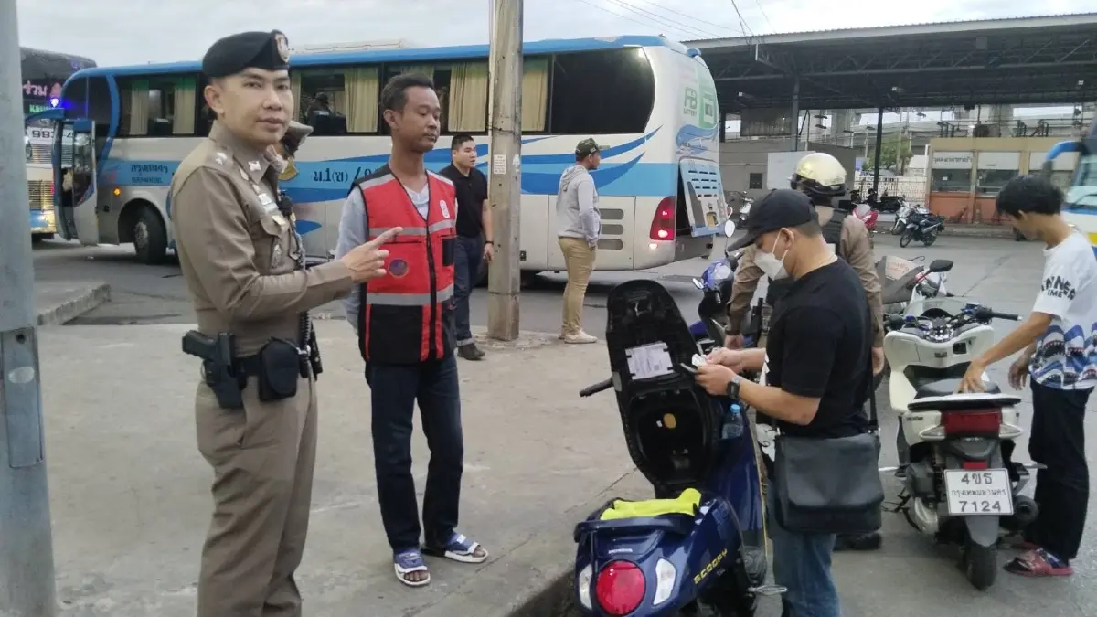 ตร.บางซื่อ จับแก๊งมาเฟีย-วินผี รอบขนส่งหมอชิต
