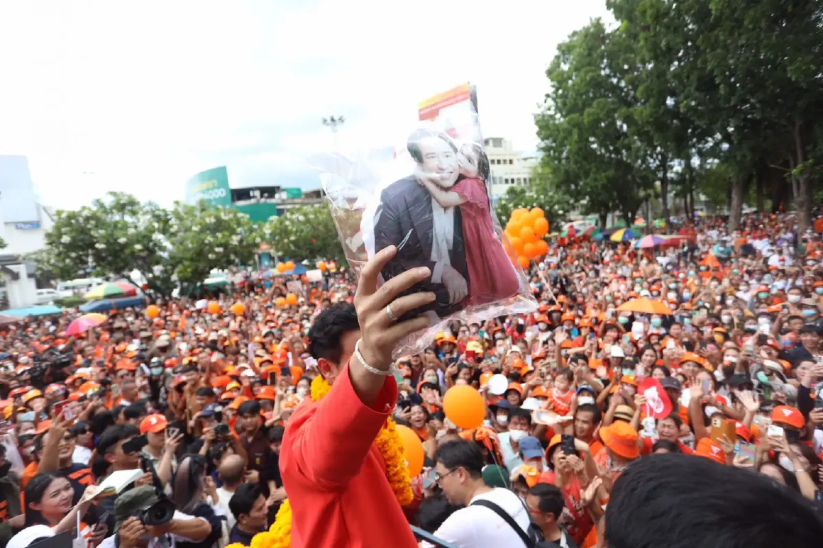 "พิธา" ท้าชนเจ้าสัว หยุดอำนาจทุนผูกขาด หวังกระจายศก.เข้มแข็งสู่ประชาชน