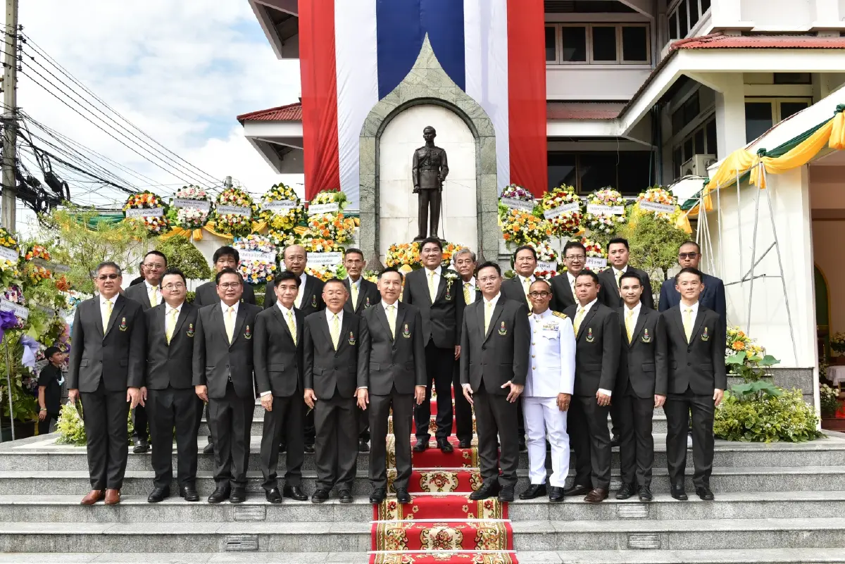 "สมาคมนักเรียนเก่าเทพศิรินทร์"จัดพิธีวางพวงมาลาถวายราชสักการะ