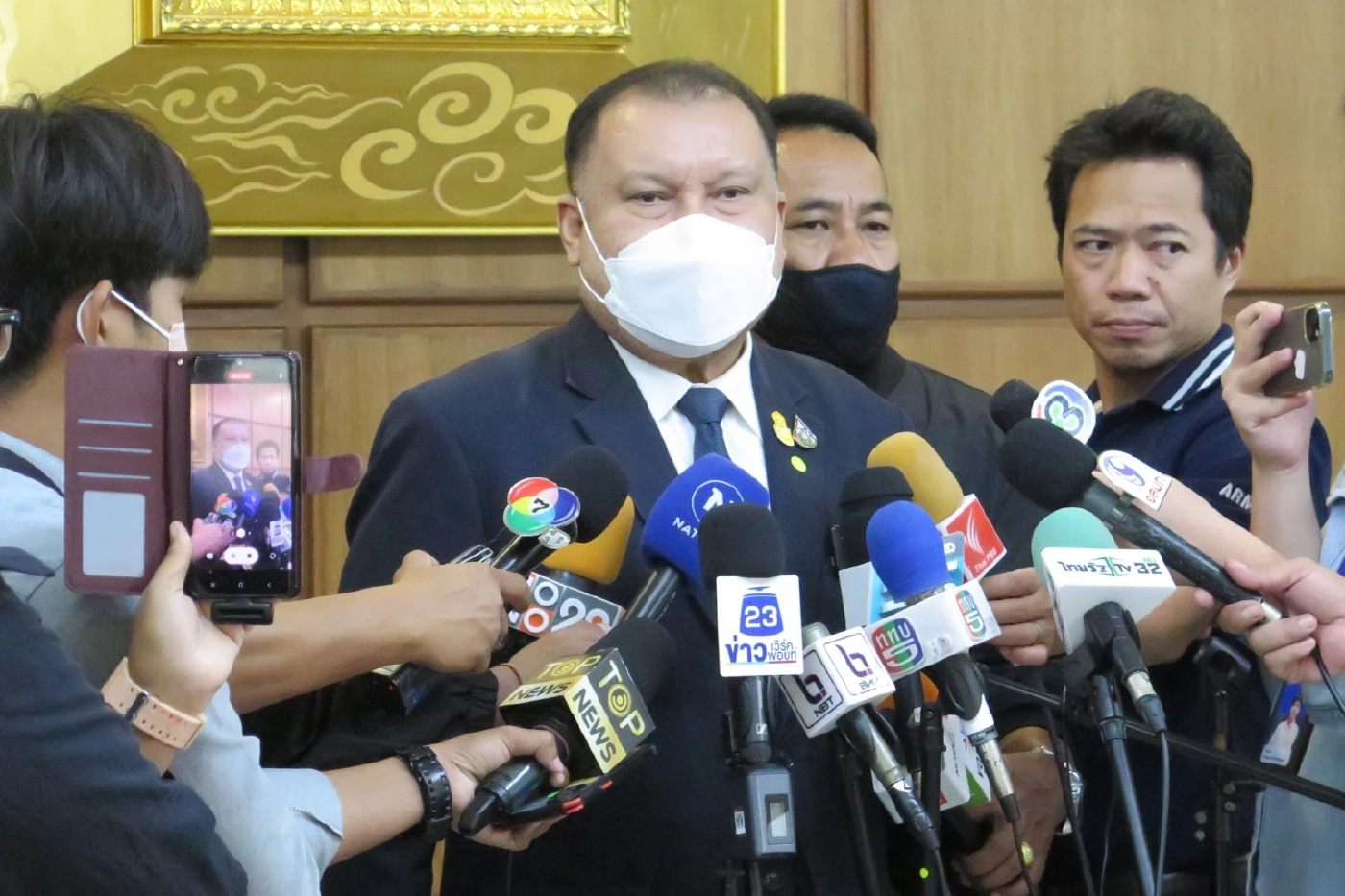 สนธิญา สวัสดี